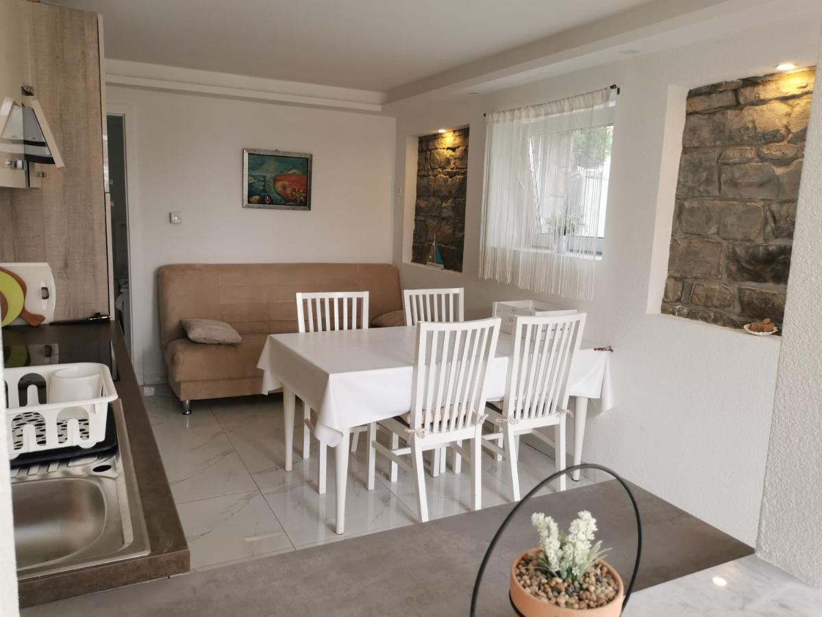 Apartma Kantina Ancarano Esterno foto