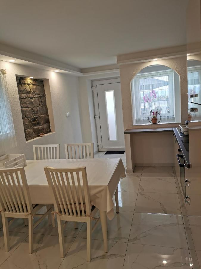 Apartma Kantina Ancarano Esterno foto